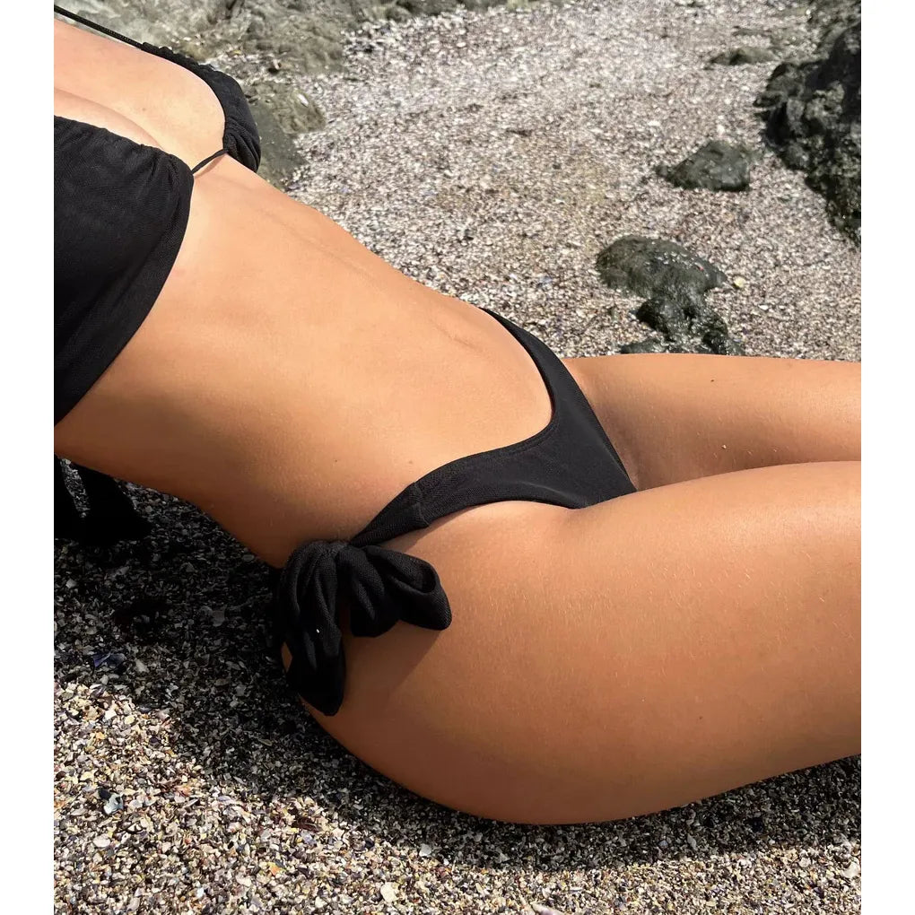 Isabella - Bikini che abbronza